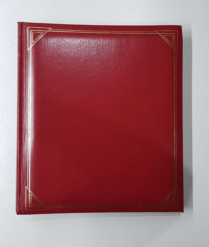 Traditional White Page Album with Red covers. A lovely album for scrap booking or photos. Album NEW