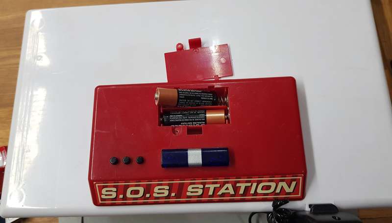 Toys R Us SOS STATION. SOS Vehicle Garage Rescue Station with lights, sounds