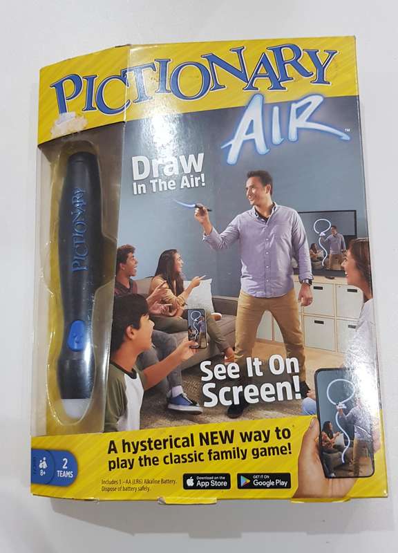 Mattel Games Pictionary Air, Family Board Game for Kids and Adults, with light pen and clue cards. E