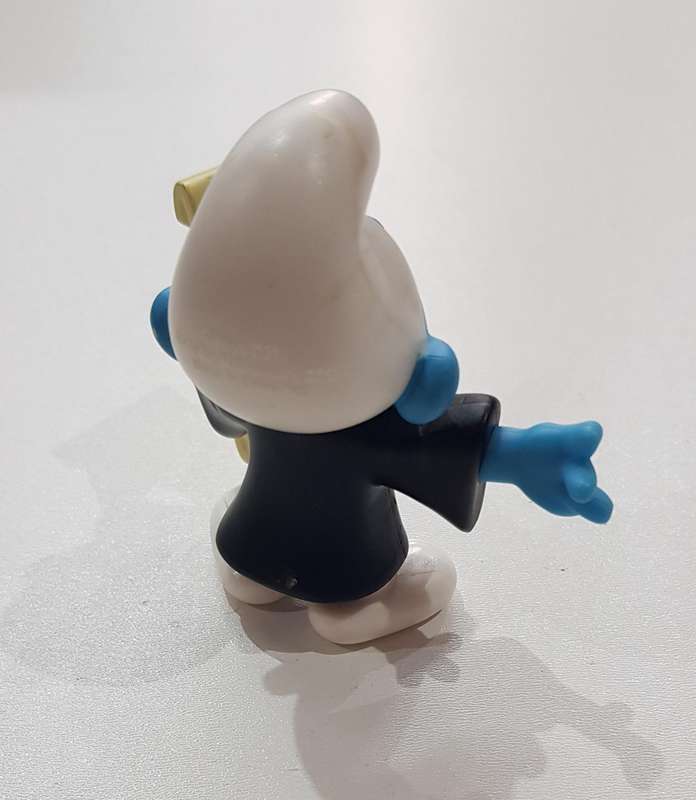 Smurfs  2018 McDonalds Blue Buddies Happy Meal Smurf. Peyo 2018 made for McDonalds.