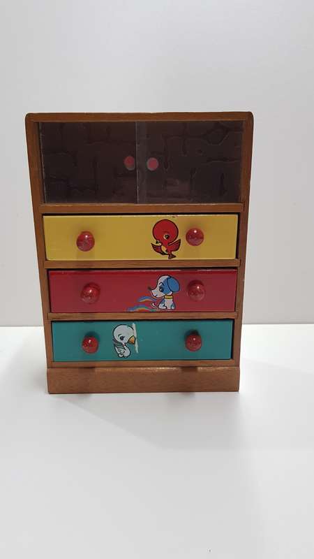 Vintage Toy/Dolls wooden cupboard/dresser - dates to the 1960s.