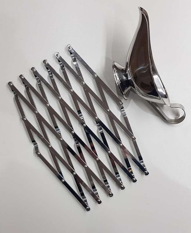 Set: Stainless Steel sauce/gravy boat and extendable pot trivet.