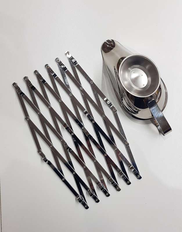 Set: Stainless Steel sauce/gravy boat and extendable pot trivet.
