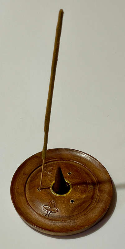 Round Wood Leafy Incense Tray