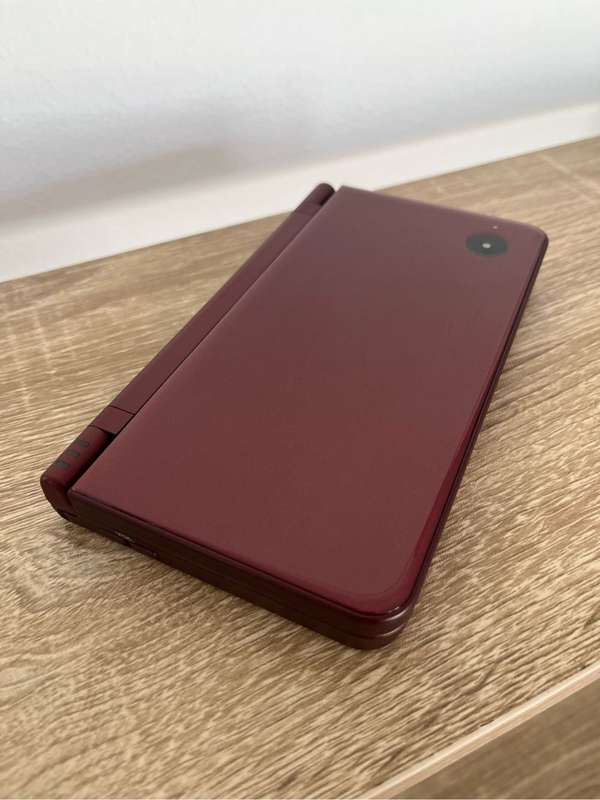 Nintendo DSi XL - modded 200+ games