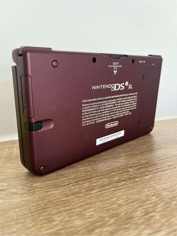 Nintendo DSi XL - modded 200+ games