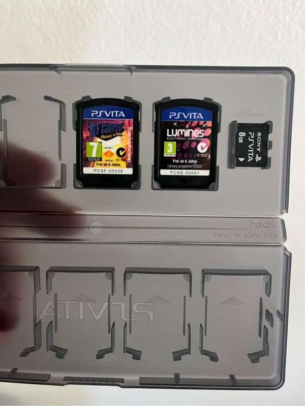 PS Vita memory card plus games