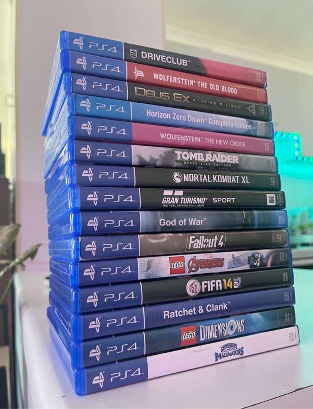 PS4 Slim 1tb + 15 games