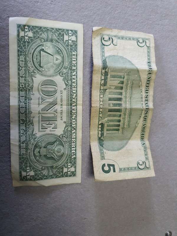 US Dollar notes, 1X $1 and 1X $5
