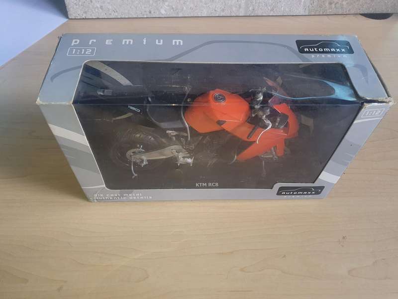 Automaxx KTM RC8 Bike die cast model 1:12