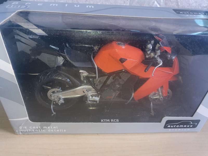 Automaxx KTM RC8 Bike die cast model 1:12