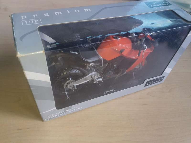 Automaxx KTM RC8 Bike die cast model 1:12