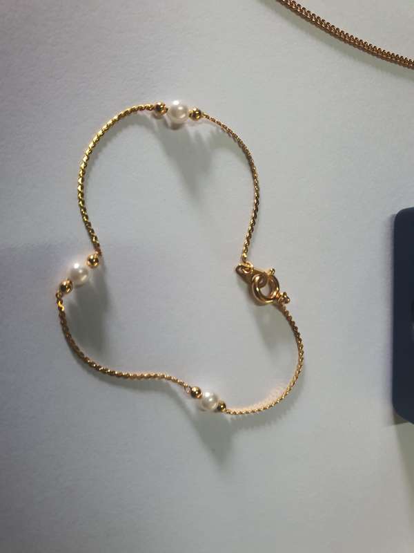Necklace, bracelet and earring set, cosmetic pearls, diamond. High quality cosmetic jewelry.