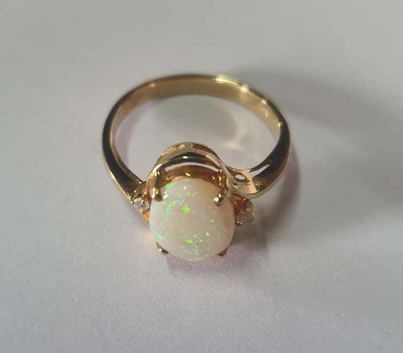 Antique 14k Gold Ring with opal stone and 2 diamonds.
