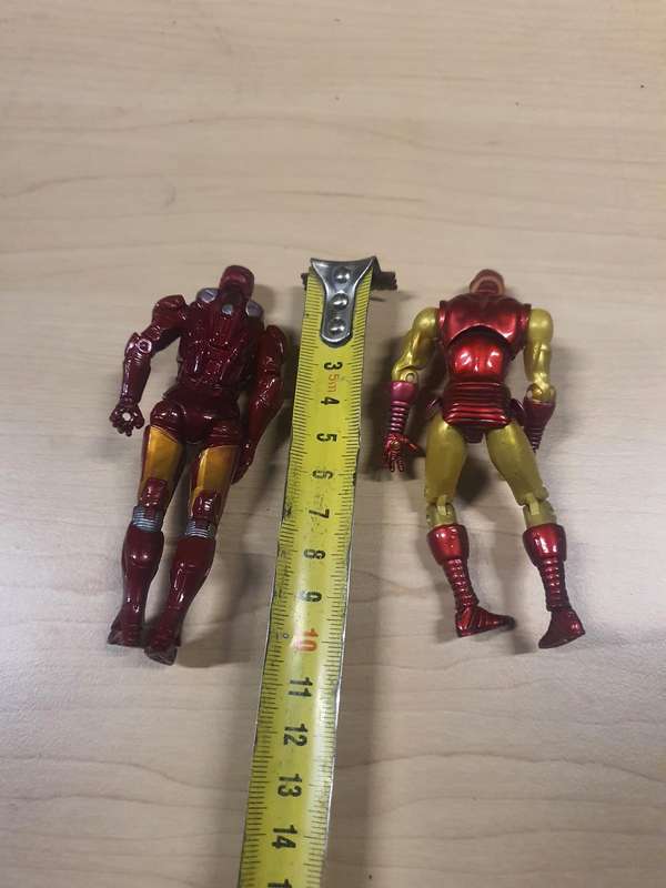 Iron Man figurines 2 off