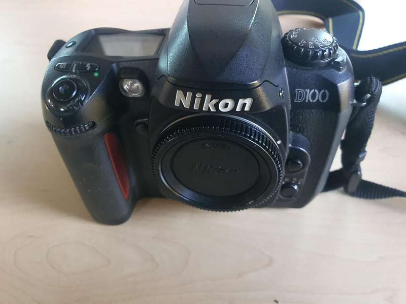 Nikon D100 digital camera Body only.