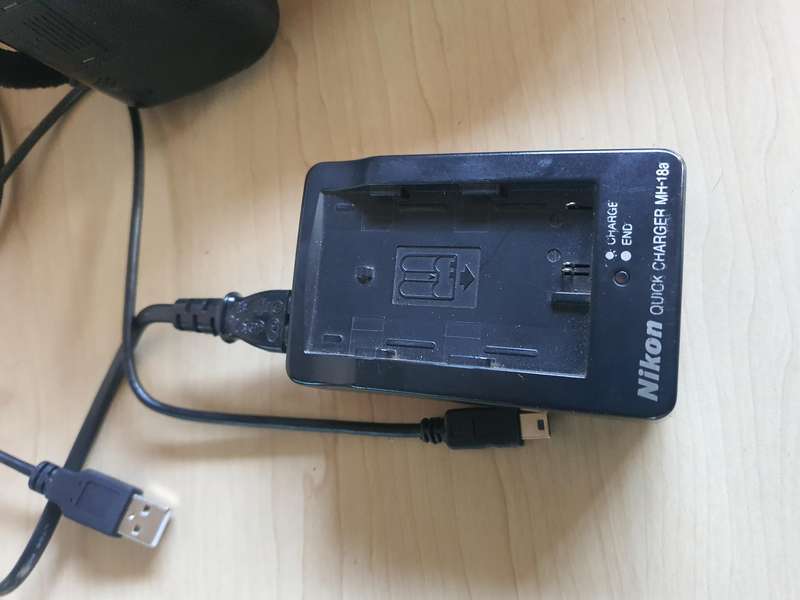 Nikon D90 Camera with AF-6 NIKKOR 70-300mm VR Lens