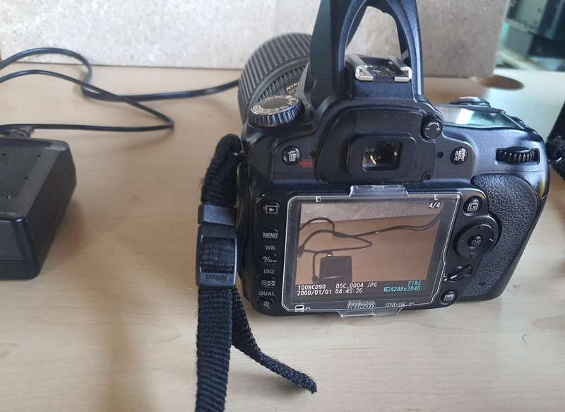 Nikon D90 Camera with AF-6 NIKKOR 70-300mm VR Lens