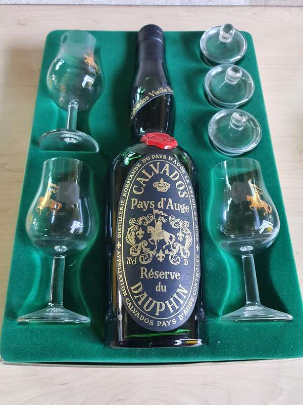 Calvados pays d auge reserve du dauphin Apple Brandy set with glasses