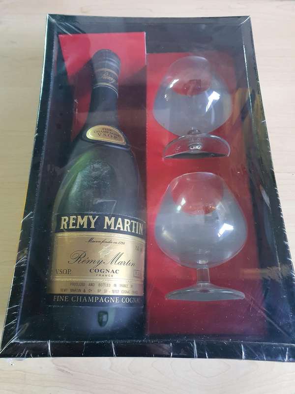 Remy Martin Cognag France with 2 glasses