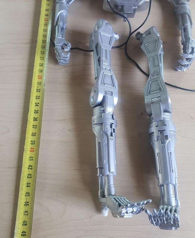 Terminator figurine, Not complete