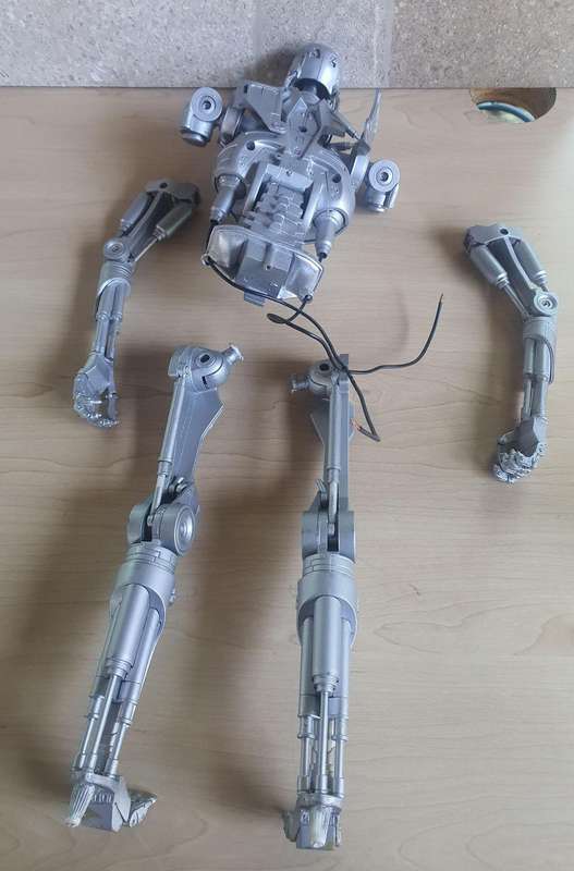 Terminator figurine, Not complete