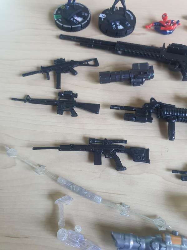 Set off small toys and figure guns and weapons