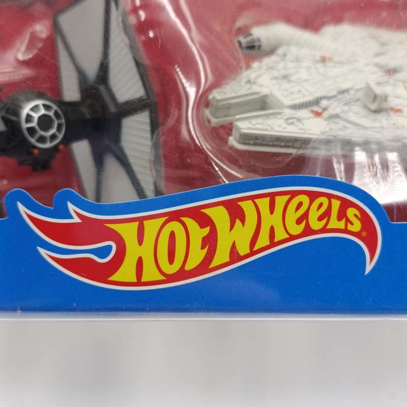 Hot Wheels Star Wars Tie Fighter vs Millenium Falcon set