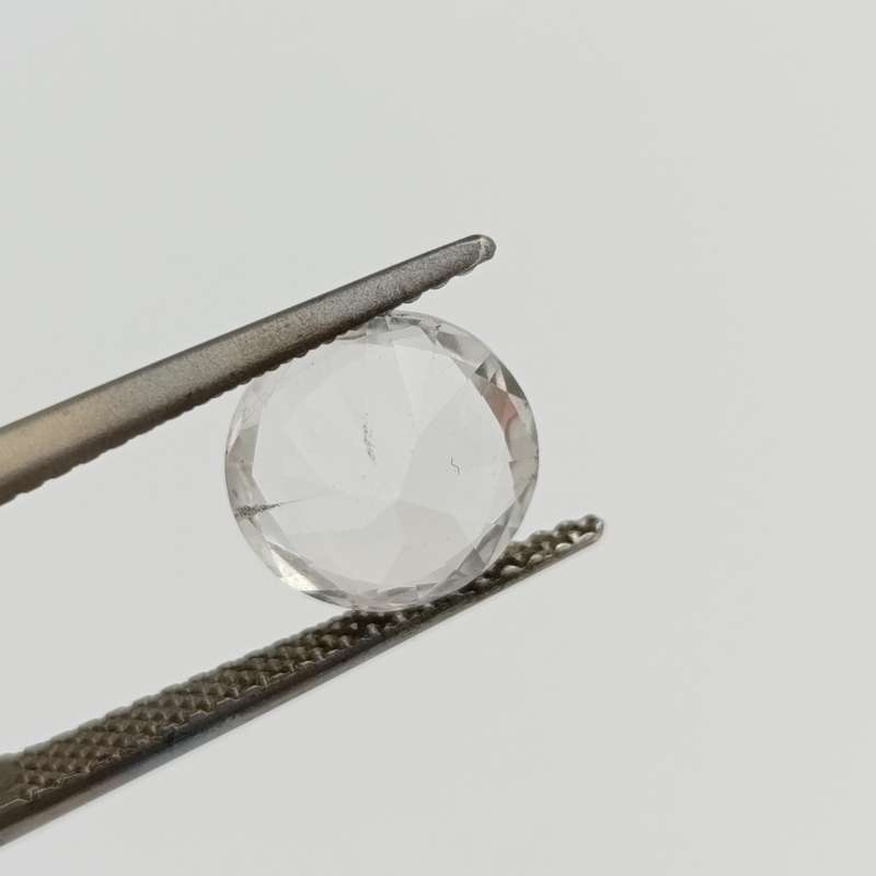 Colourless Topaz of 3.27 carat Round mixed cut with Gemlab certificate