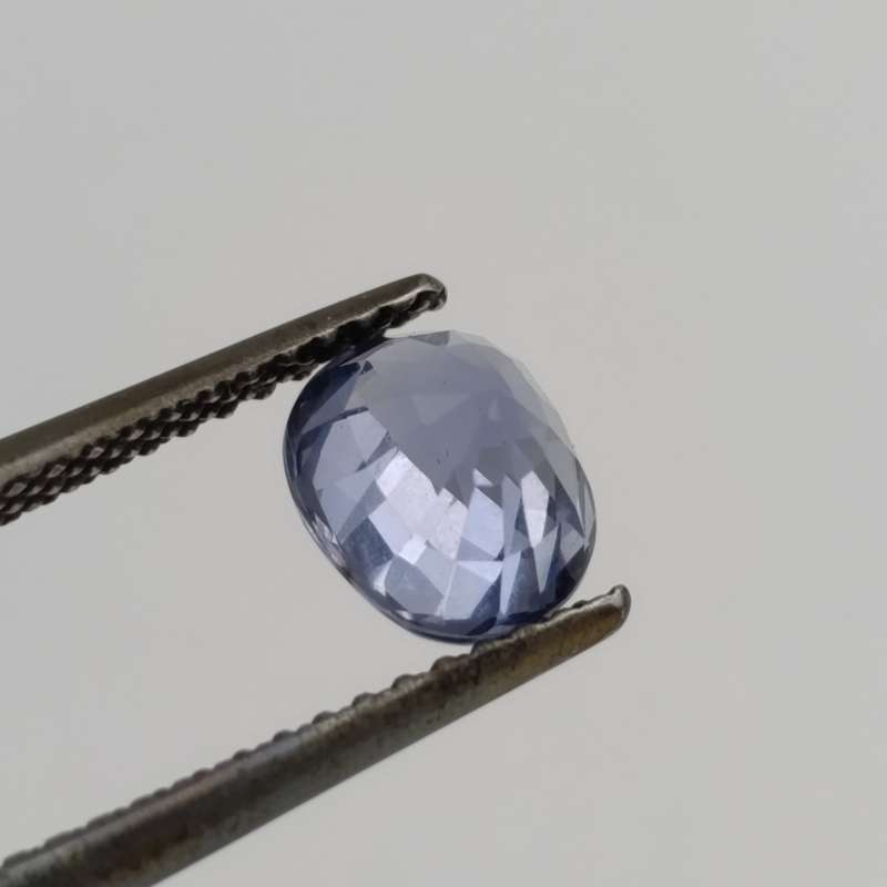 Violet blue spinel of 1.38 carat with Gemlab certificate oval mixed cut