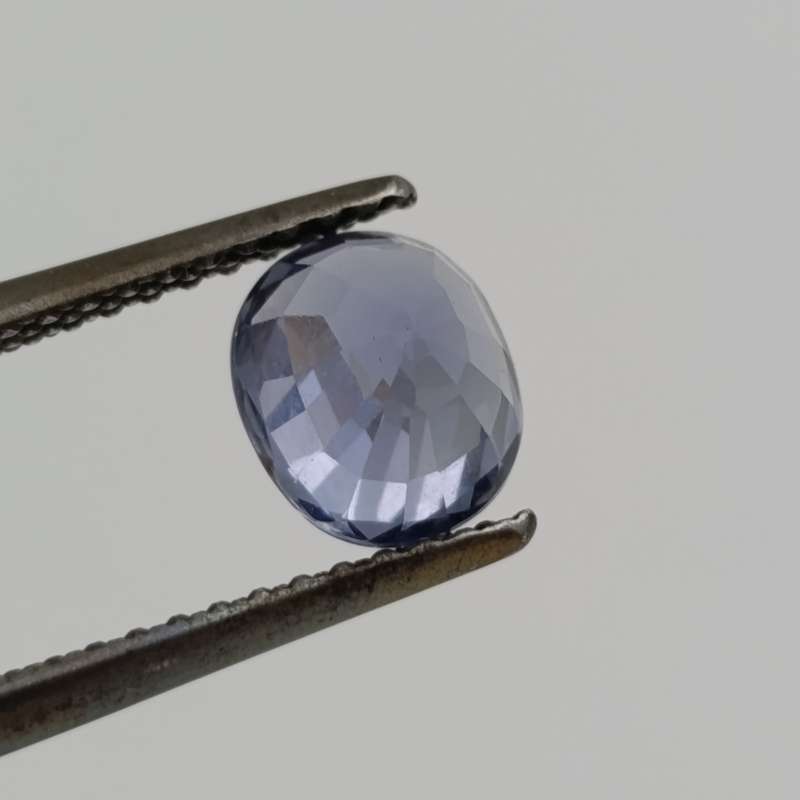 Violet blue spinel of 1.38 carat with Gemlab certificate oval mixed cut