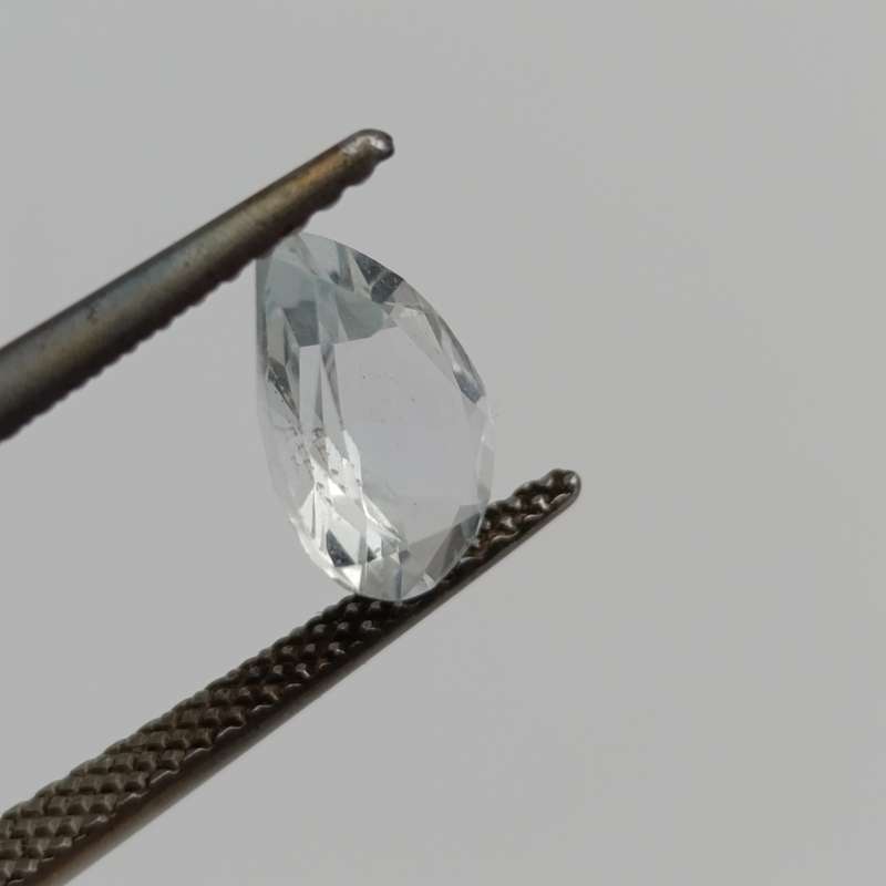 Natural aquamarine of 1,05 carat Pear shape - light toned blue with Gemlab certificate