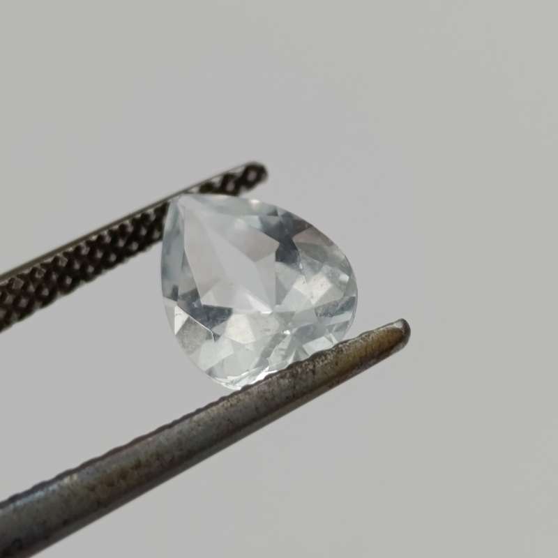 Natural aquamarine of 1,05 carat Pear shape - light toned blue with Gemlab certificate