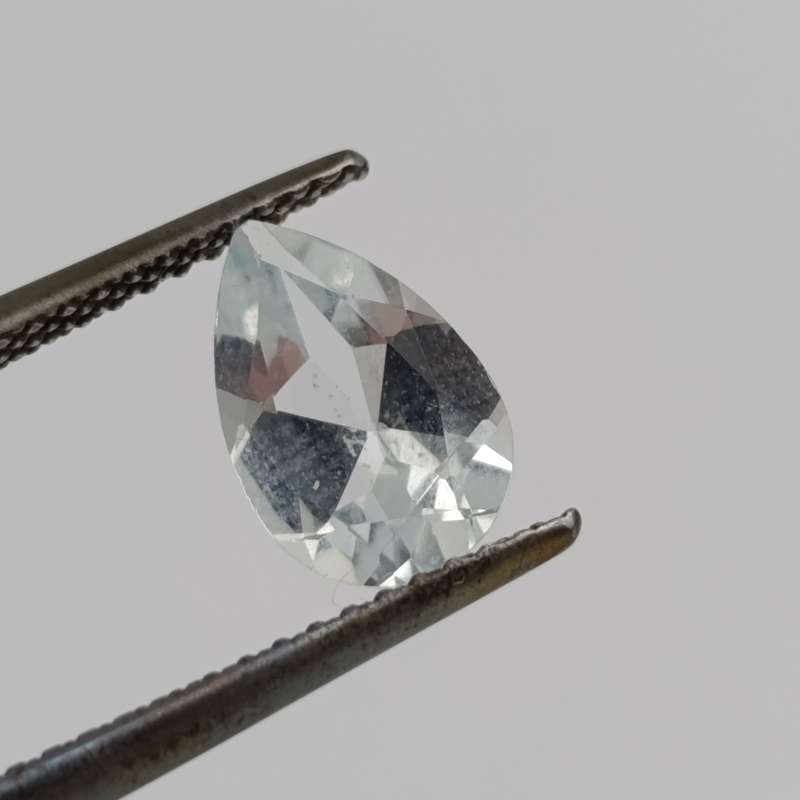 Natural aquamarine of 1,05 carat Pear shape - light toned blue with Gemlab certificate