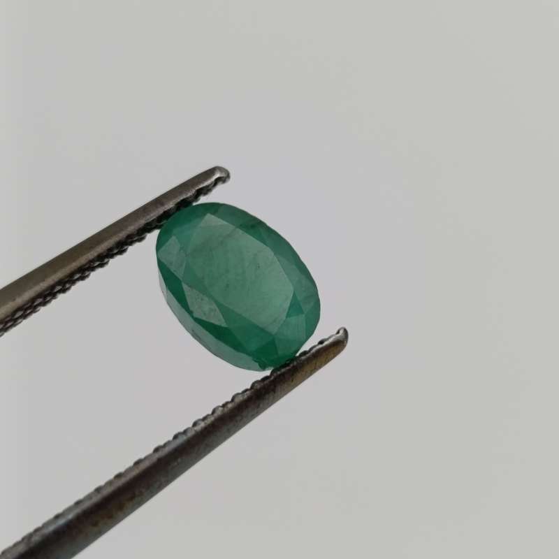 Natural Emerald of 0.98 carat oval mixed cut slight yellowish green with Gemlab certificate