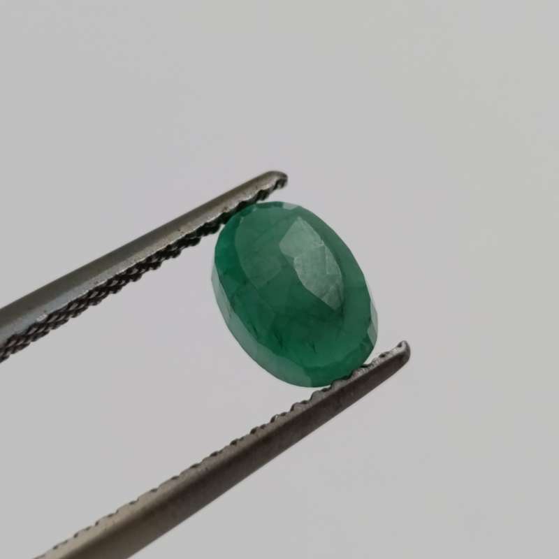 Natural Emerald of 0.98 carat oval mixed cut slight yellowish green with Gemlab certificate