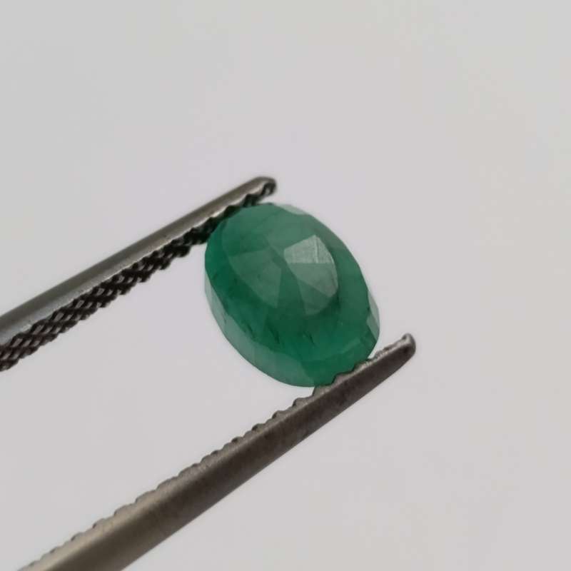 Natural Emerald of 0.98 carat oval mixed cut slight yellowish green with Gemlab certificate