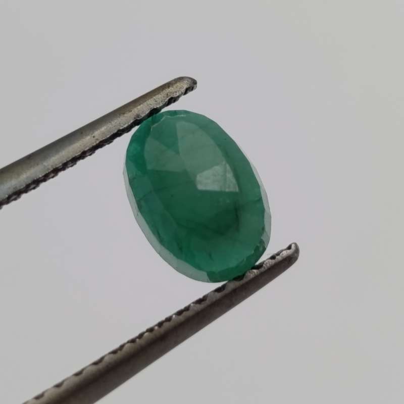 Natural Emerald of 0.98 carat oval mixed cut slight yellowish green with Gemlab certificate