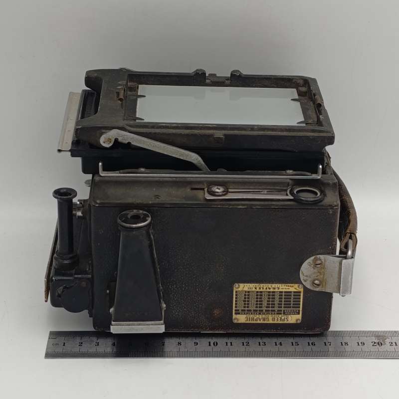 Vintage Graflex Speed Graphic medium format camera with Kalart syncronized range finder