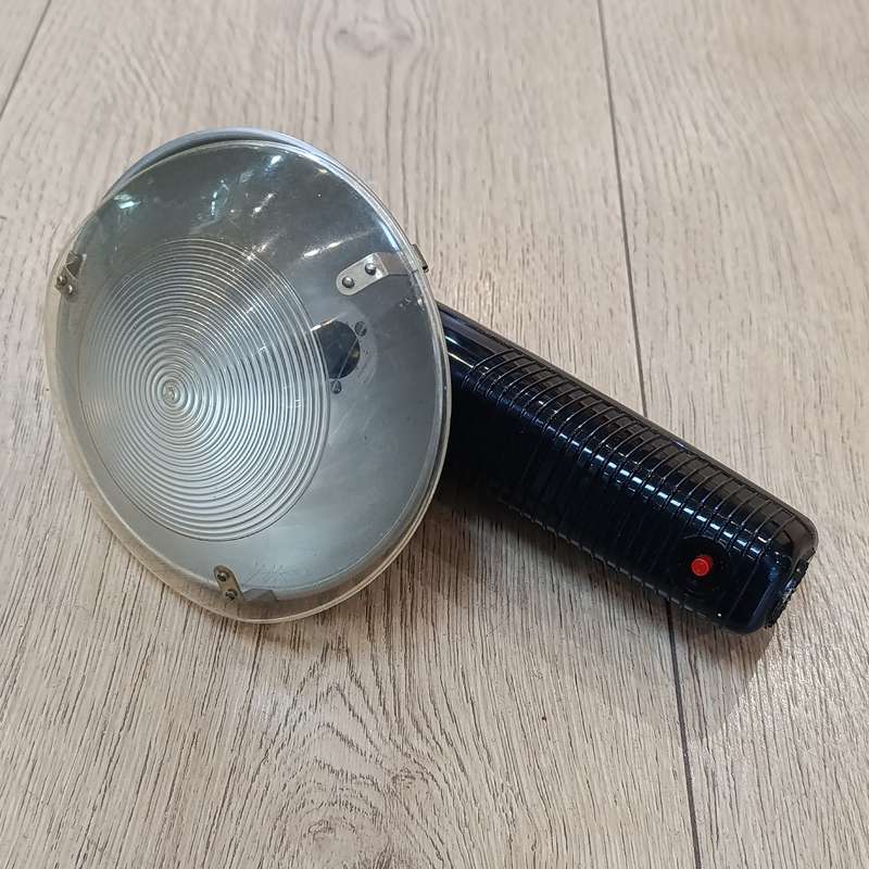 Vintage Kodak flasholder medal II