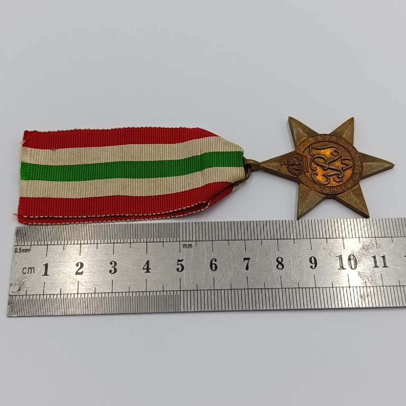 Set of WW2 medals and Borneo General Service medal issued to Senior Ships Clerk W.F Kalis, R.F.A