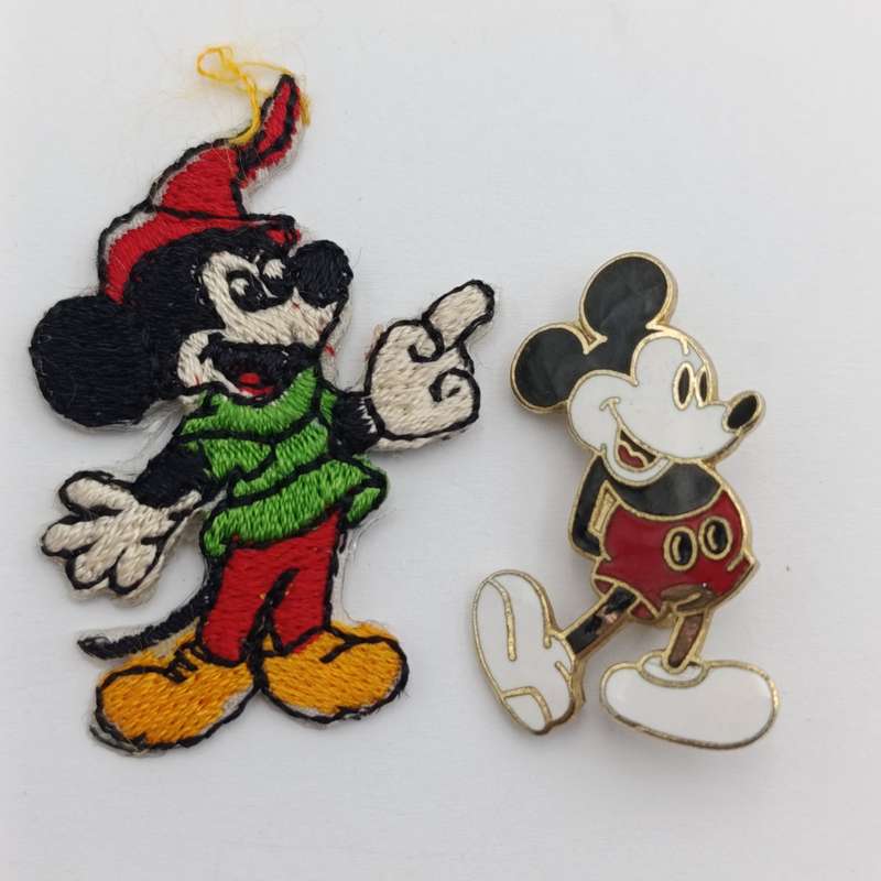 Original mickey mouse disney brooch plus iron-on mickey cloth badge