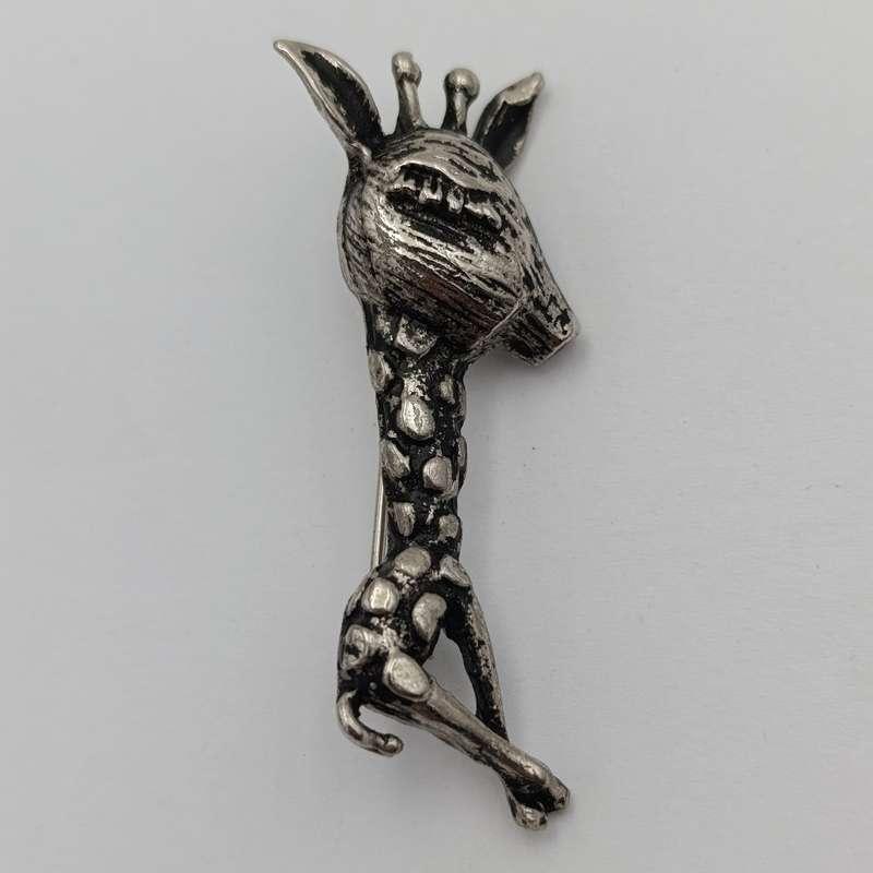 Lot of 4 animal brooches
