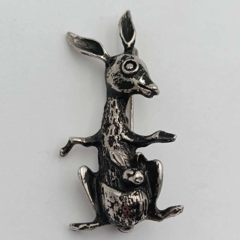 Lot of 4 animal brooches