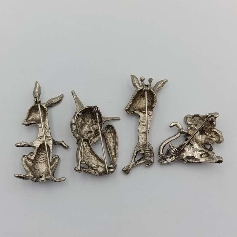 Lot of 4 animal brooches