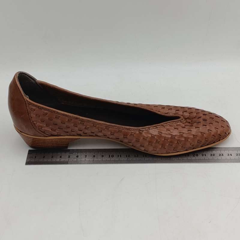 Isabelle genuine leather shoes (as new) - size 7