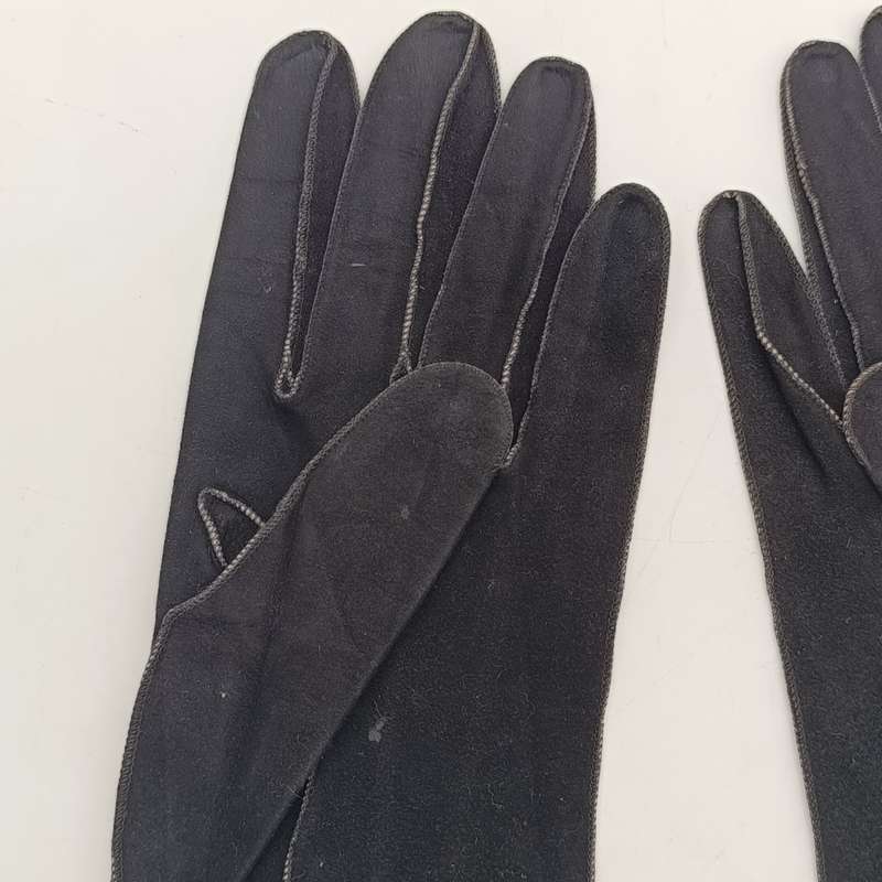 Vintage women's gloves - black colour (as new)