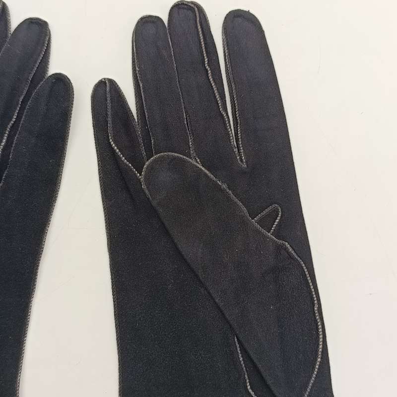 Vintage women's gloves - black colour (as new)