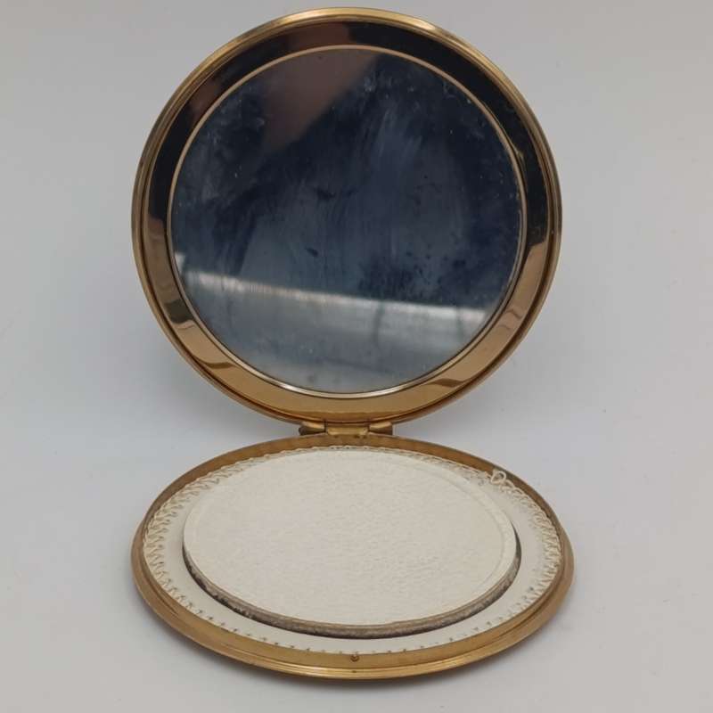 Vintage Kariba dam Rhodesia powder compact