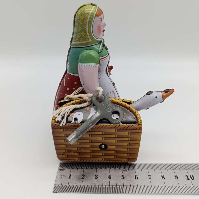 Collectible MS501 mechanical Farm lady tinplate toy